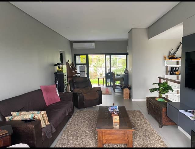 2 BEDROOM TOWNHOUSE TO LET IN PALM LAKES ESTATE
